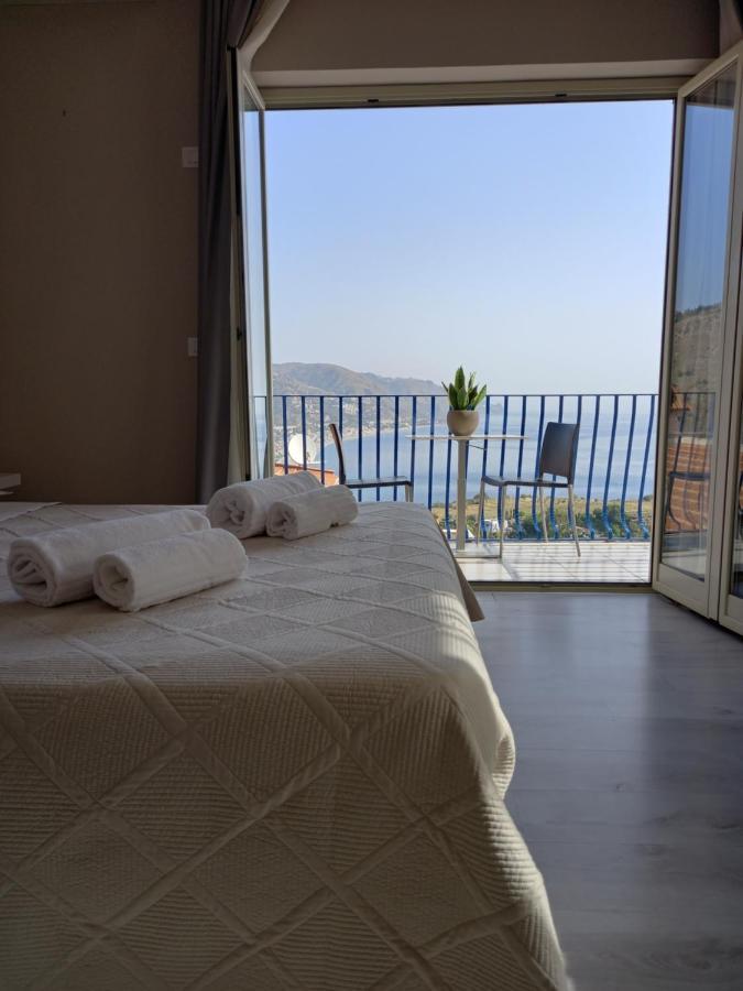 Athena Charming Rooms Таормина Экстерьер фото