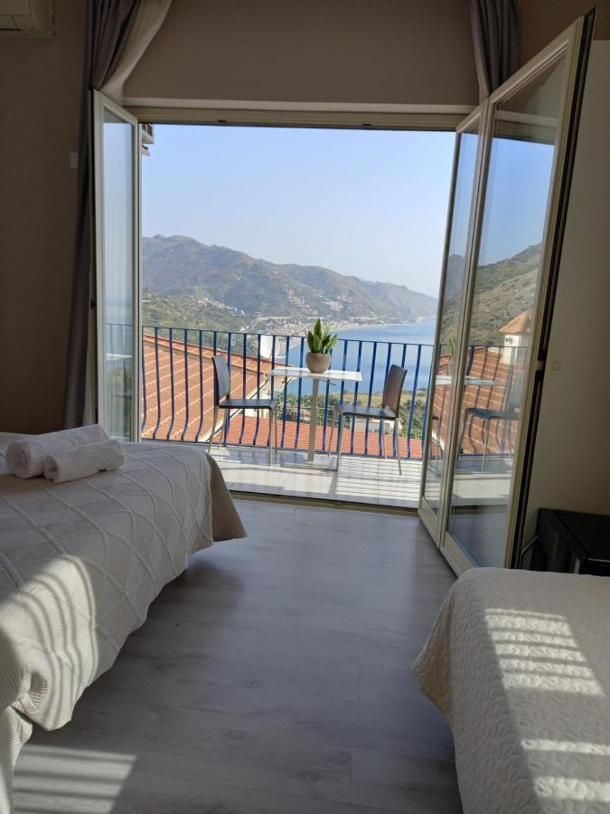 Athena Charming Rooms Таормина Экстерьер фото