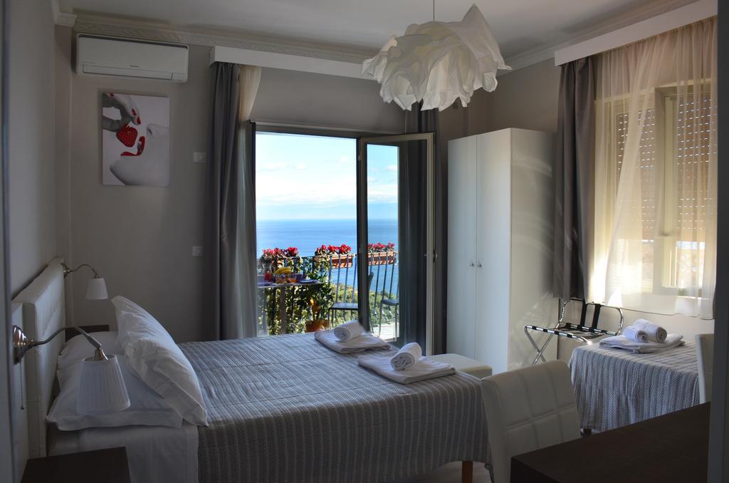 Athena Charming Rooms Таормина Экстерьер фото