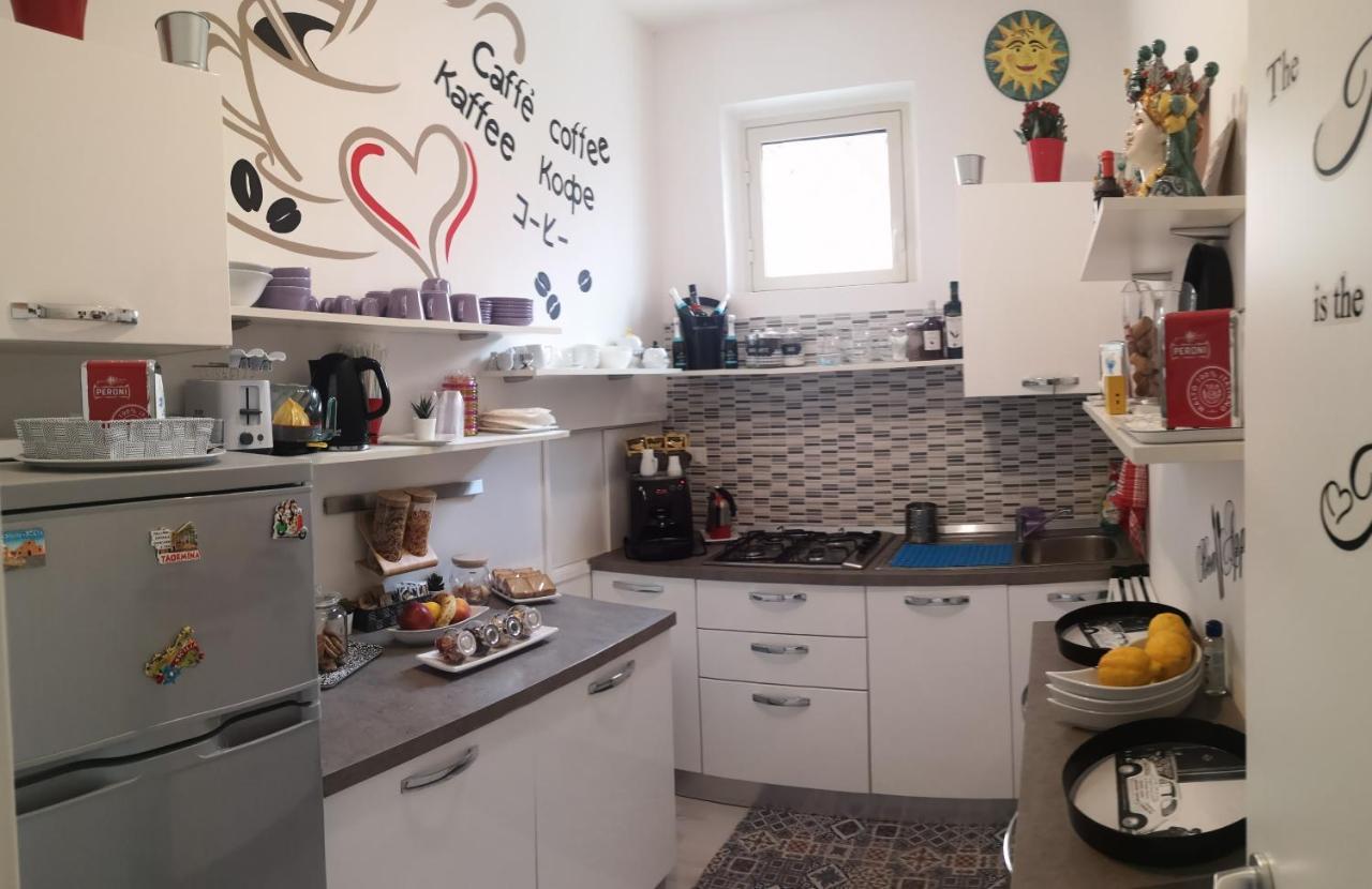 Athena Charming Rooms Таормина Экстерьер фото