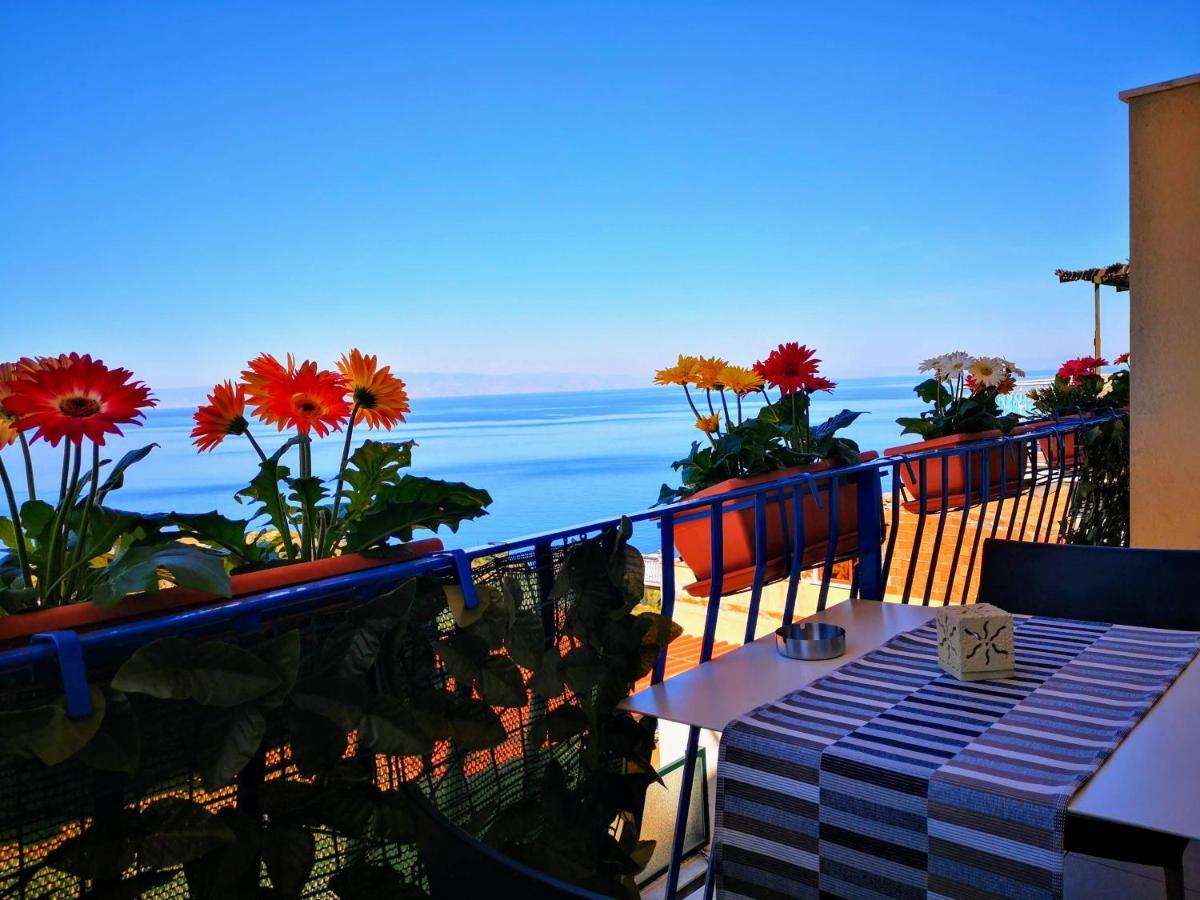 Athena Charming Rooms Таормина Экстерьер фото